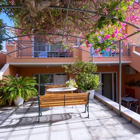 Poseidon Studios & Apartments Palaiochora Luaran gambar