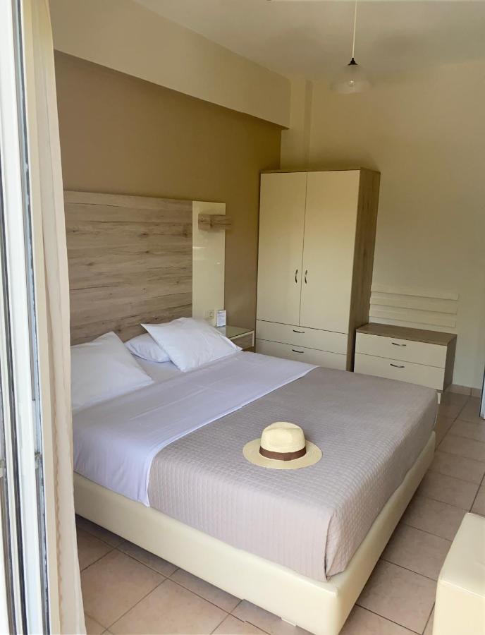 Poseidon Studios & Apartments Palaiochora Luaran gambar