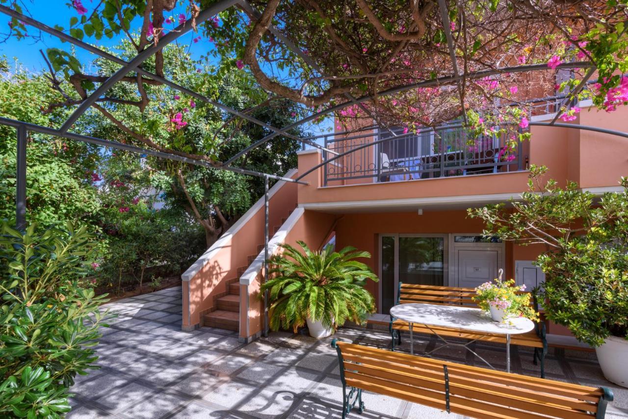 Poseidon Studios & Apartments Palaiochora Luaran gambar