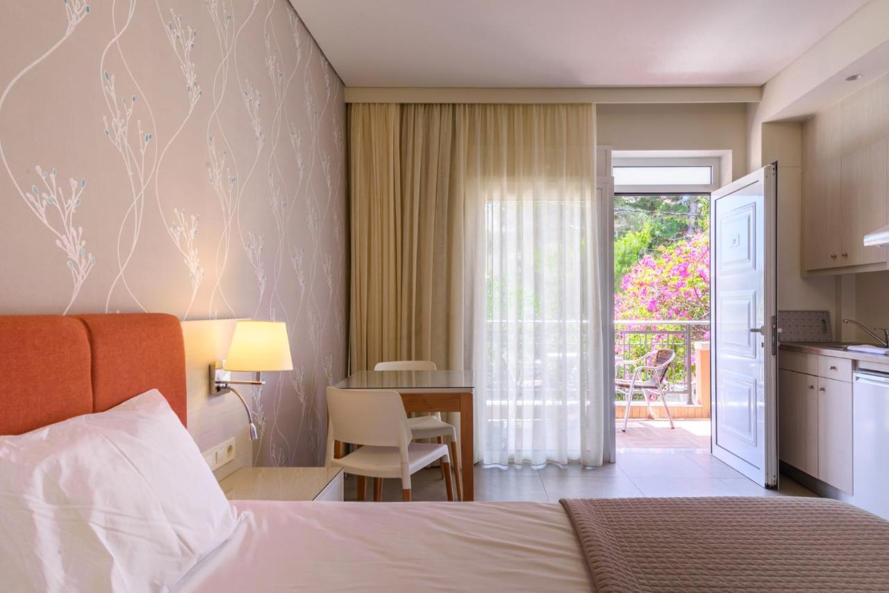 Poseidon Studios & Apartments Palaiochora Luaran gambar