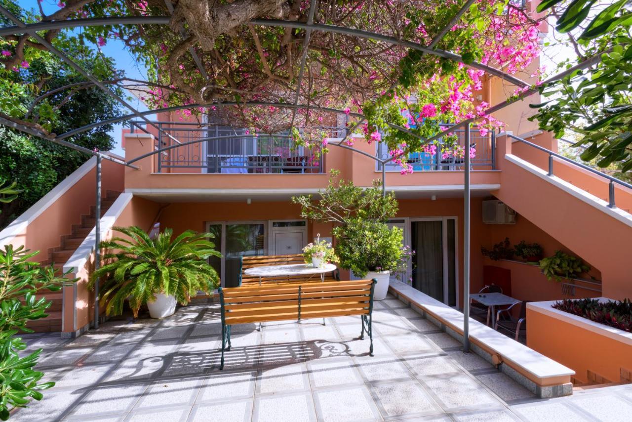 Poseidon Studios & Apartments Palaiochora Luaran gambar
