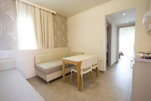 Poseidon Studios & Apartments Palaiochora Luaran gambar